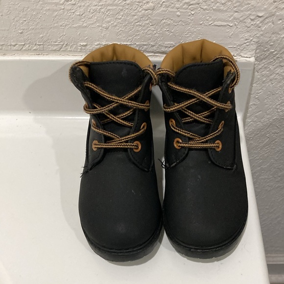 Black and tan children's boots - Picture 2 of 4